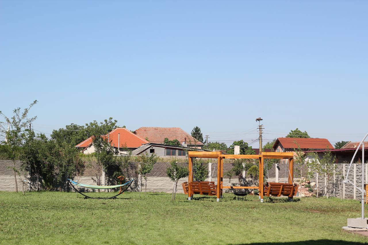 Pensiunea Gradina Verde Becicherecu Mic Exteriér fotografie